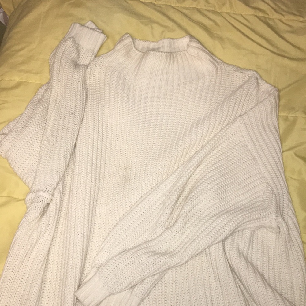 American Eagle Mock turtle neck Sweatee